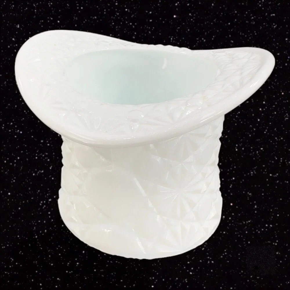 Vintage Indiana Glass Daisy and‎ Button White Milk Glass Top Hat Catch Bowl VTG