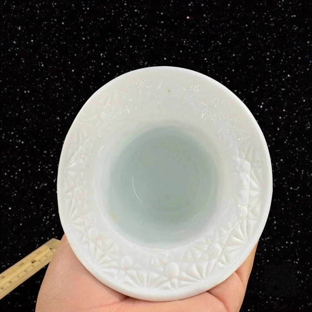 Vintage Indiana Glass Daisy and‎ Button White Milk Glass Top Hat Catch Bowl VTG