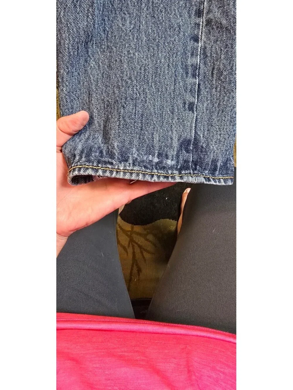 Levis fraying fly hems