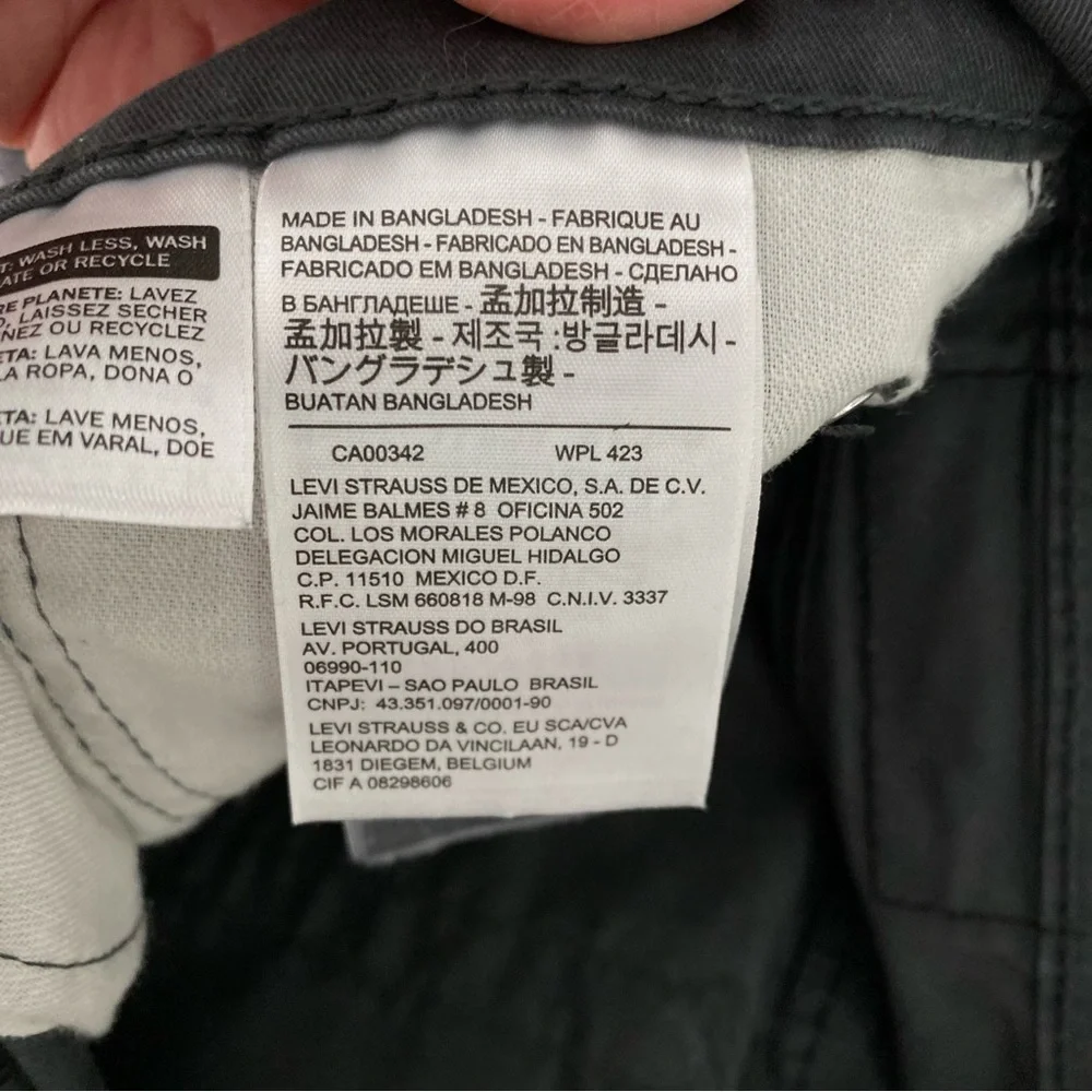 Levis 10” dark