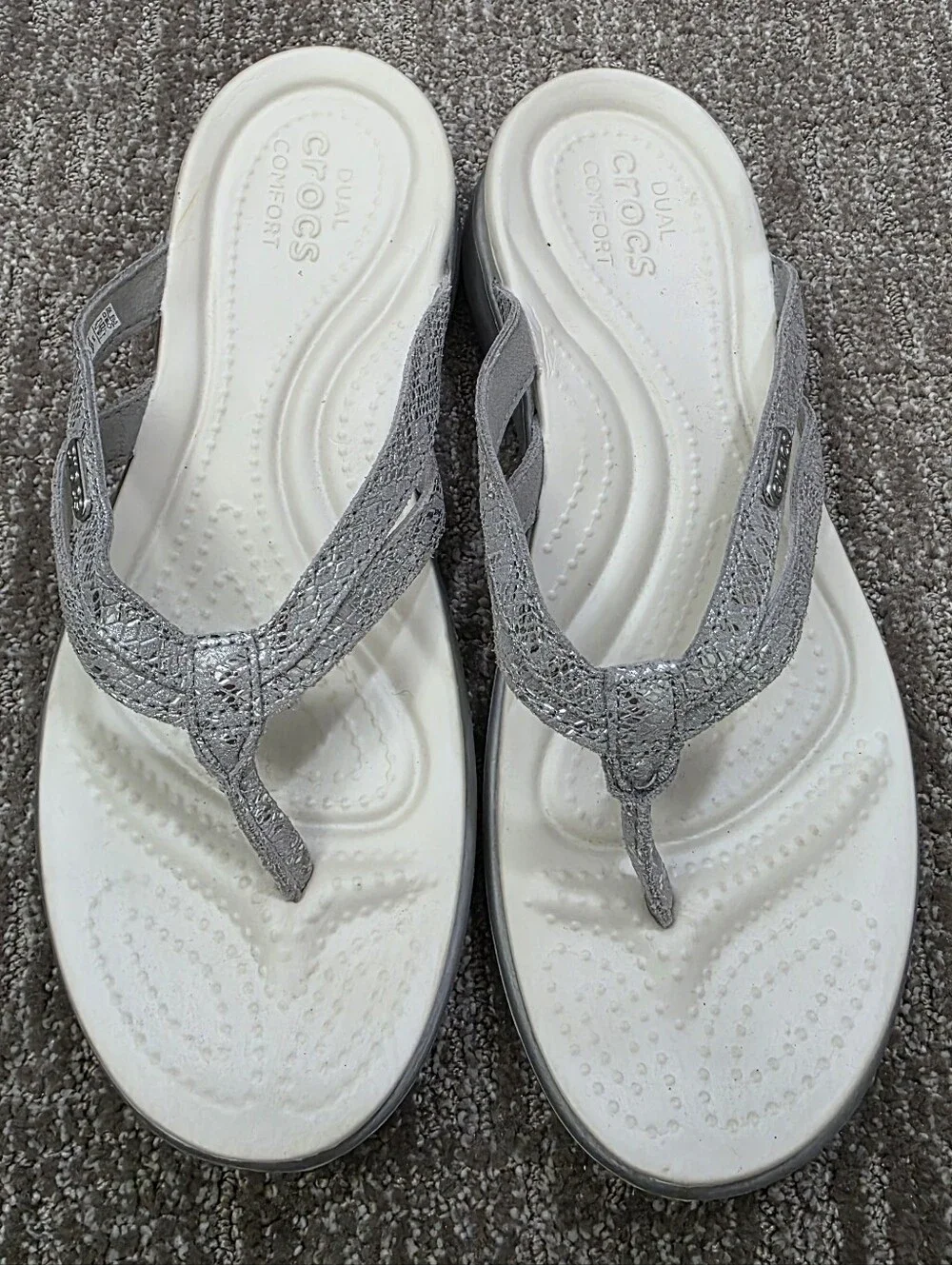 Crocs Capri V Shimmer Silver Flip Flops Double Strap Comfort Foam Resortwear 9