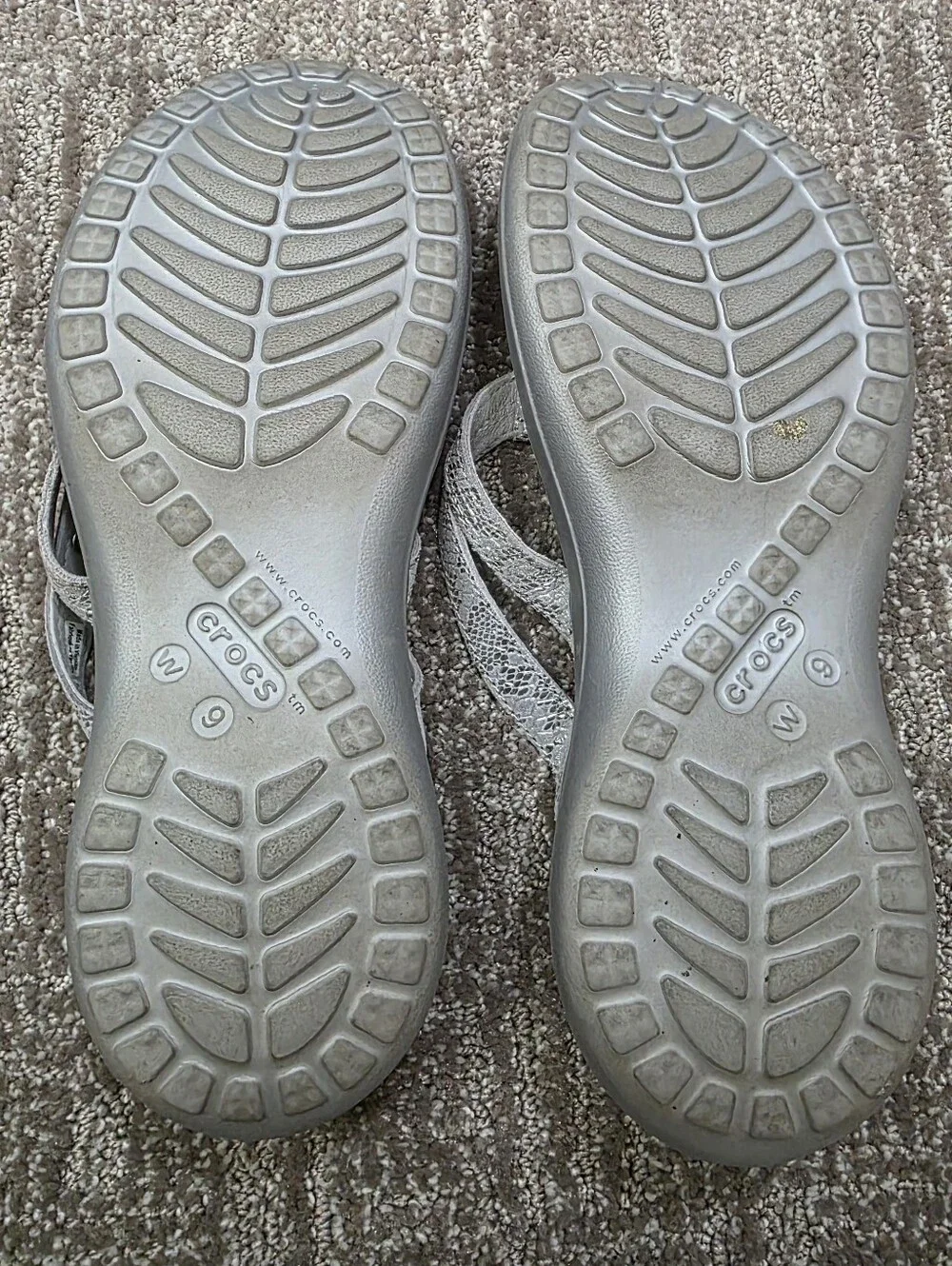 Crocs Capri V Shimmer Silver Flip Flops Double Strap Comfort Foam Resortwear 9