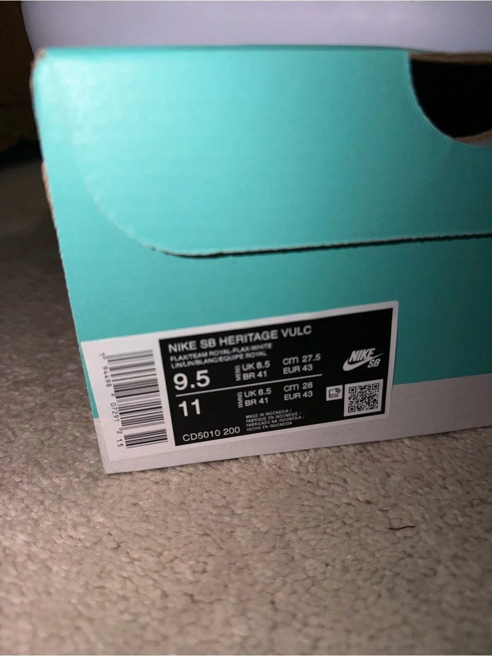 Nike low profile
