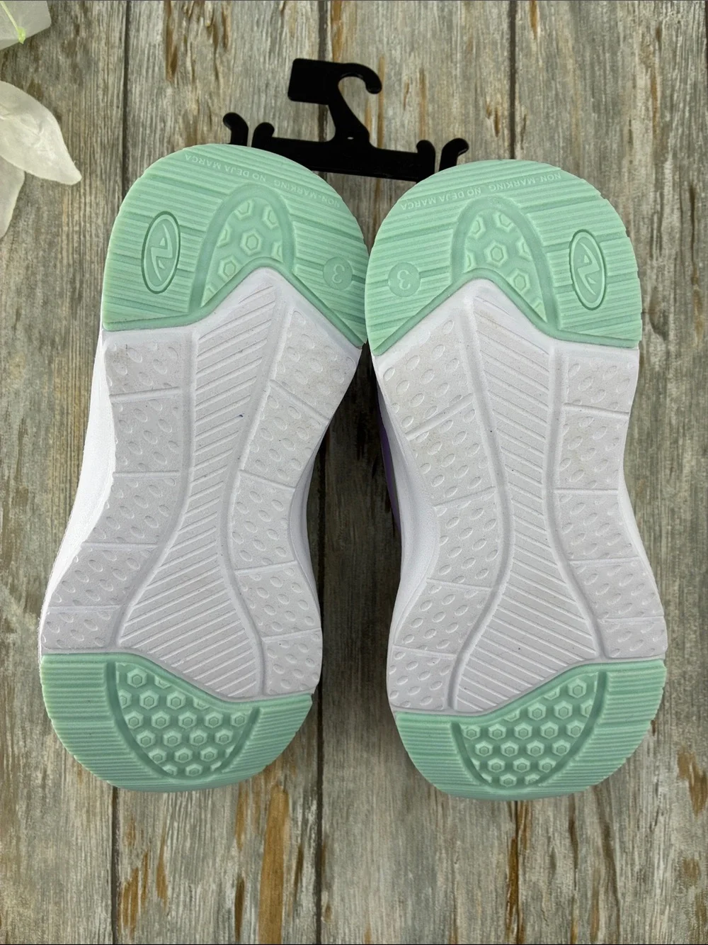 Athletic Works outsole type