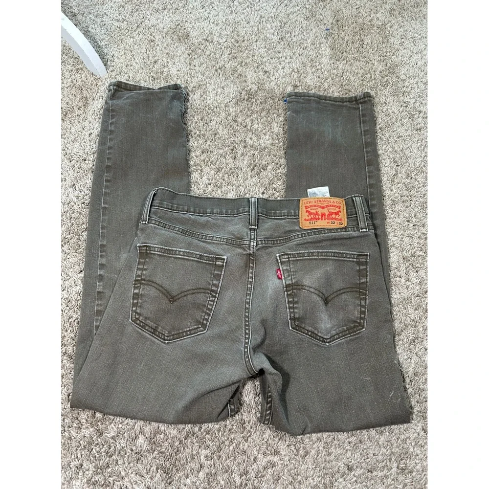Levis some staining