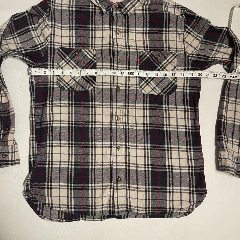 Levis red size shirt