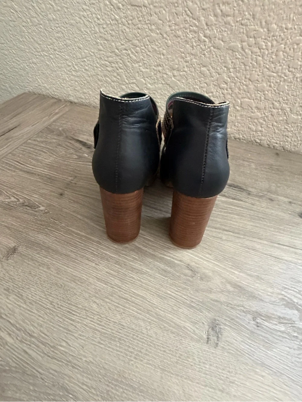 N/A elegant vintage
