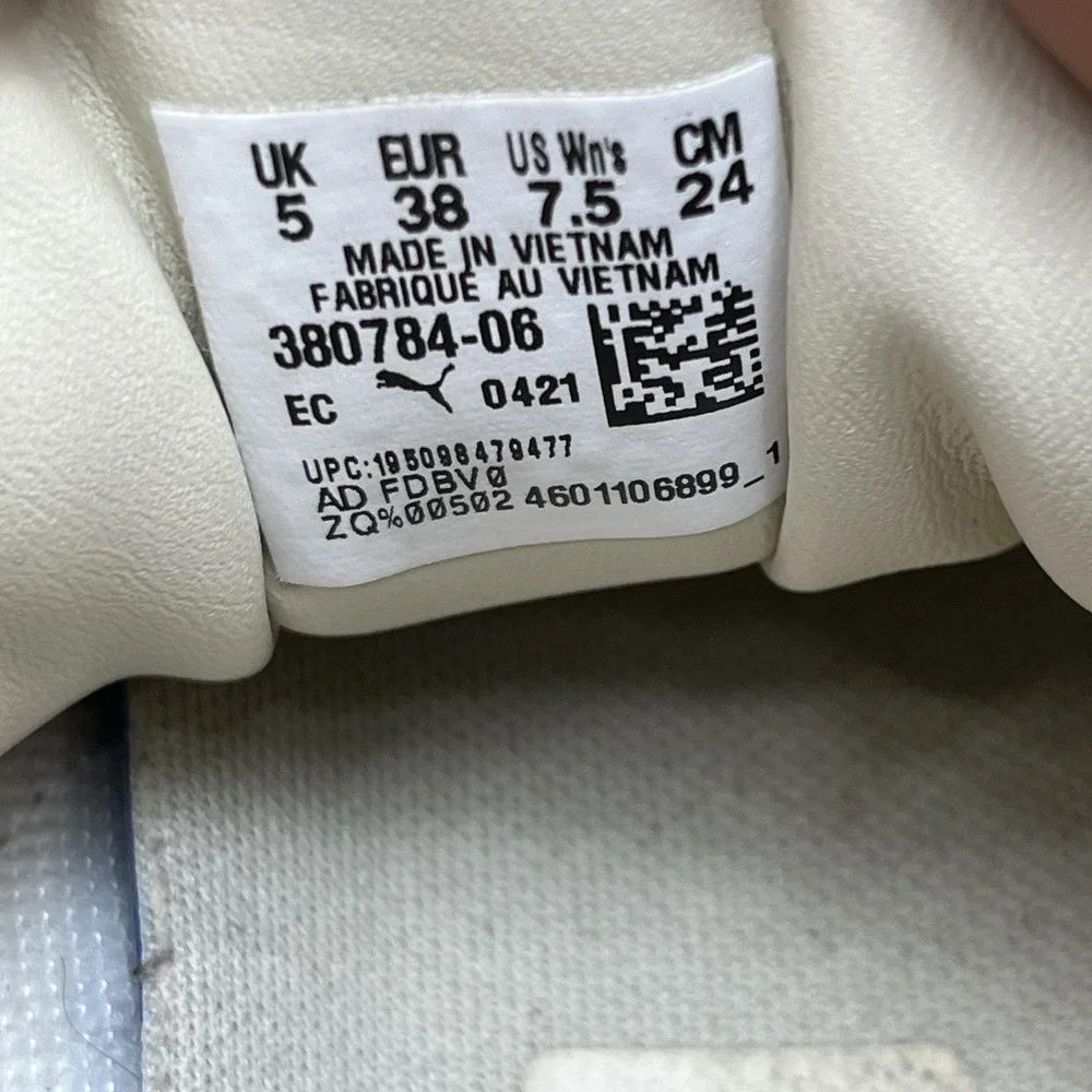 Puma Mayze Alpine Snow Cream Brushed Suede Platform Sneaker‎ Size 7.5 Athleisure
