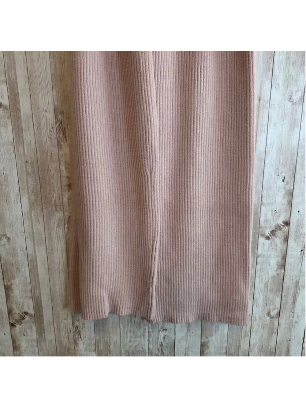 Pink Rose includes tie color