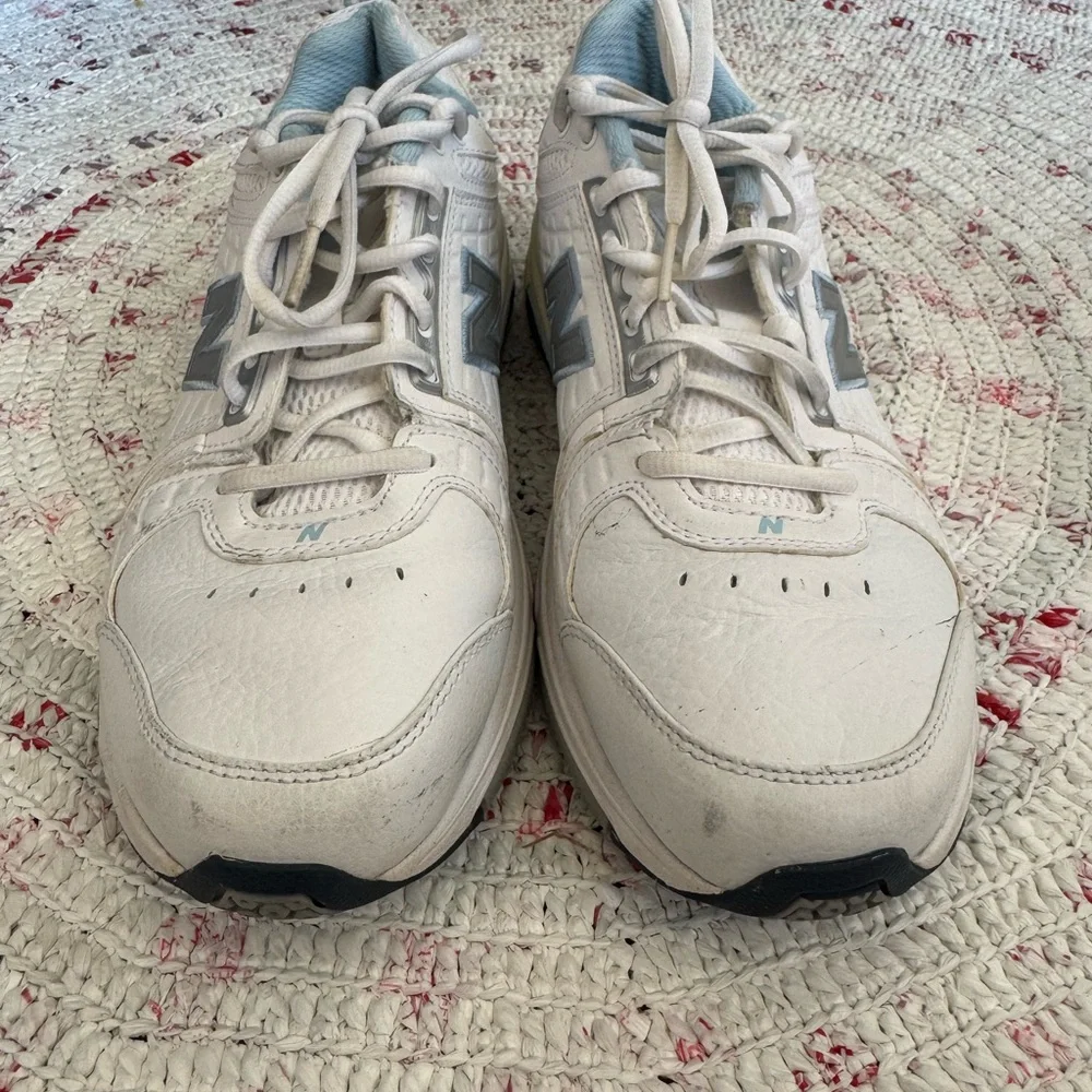 New Balance Women's White Training Running Shoes Size 9 1/2(AA), 9.5(2A)