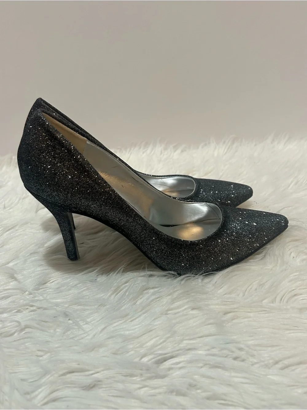 Nine West NW Flax size 6 black/silver gunmetal  glitter 3.5 inch heels