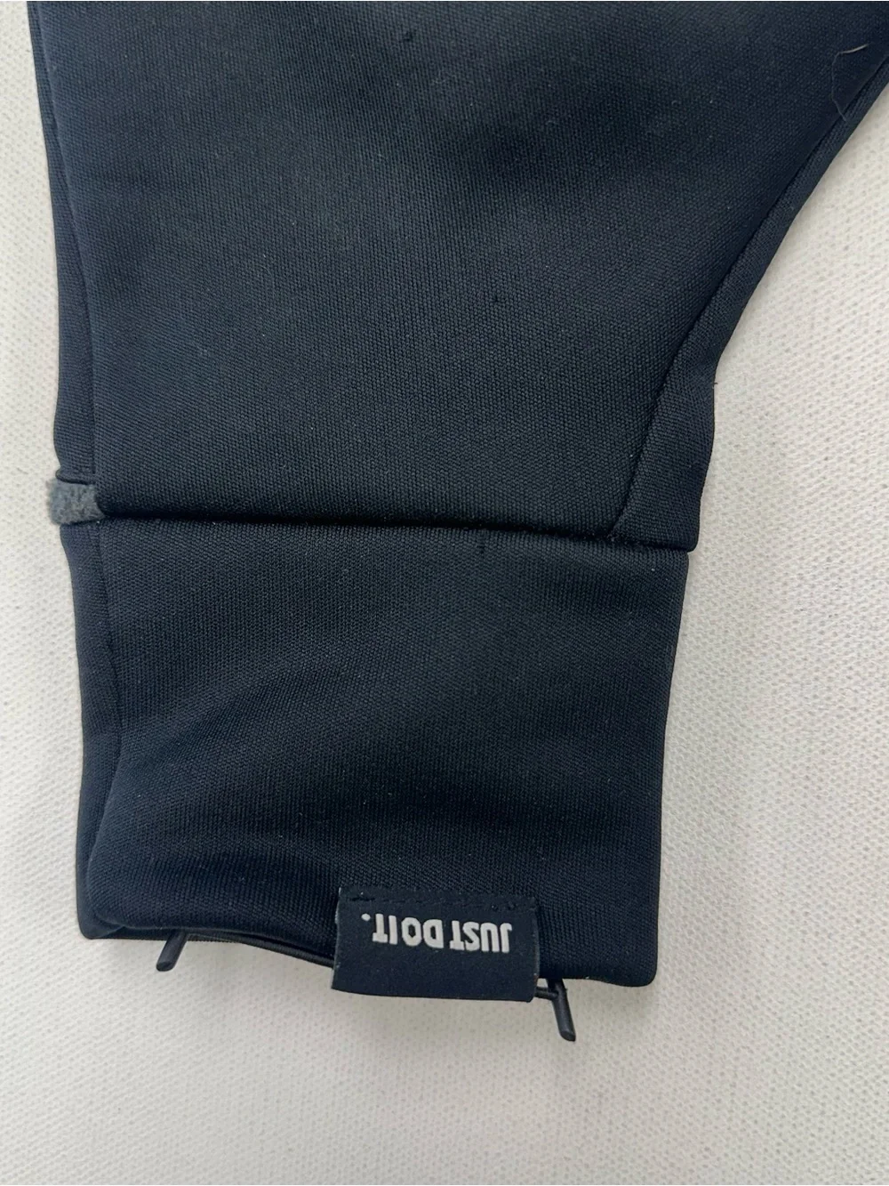 Nike stretchy gloves