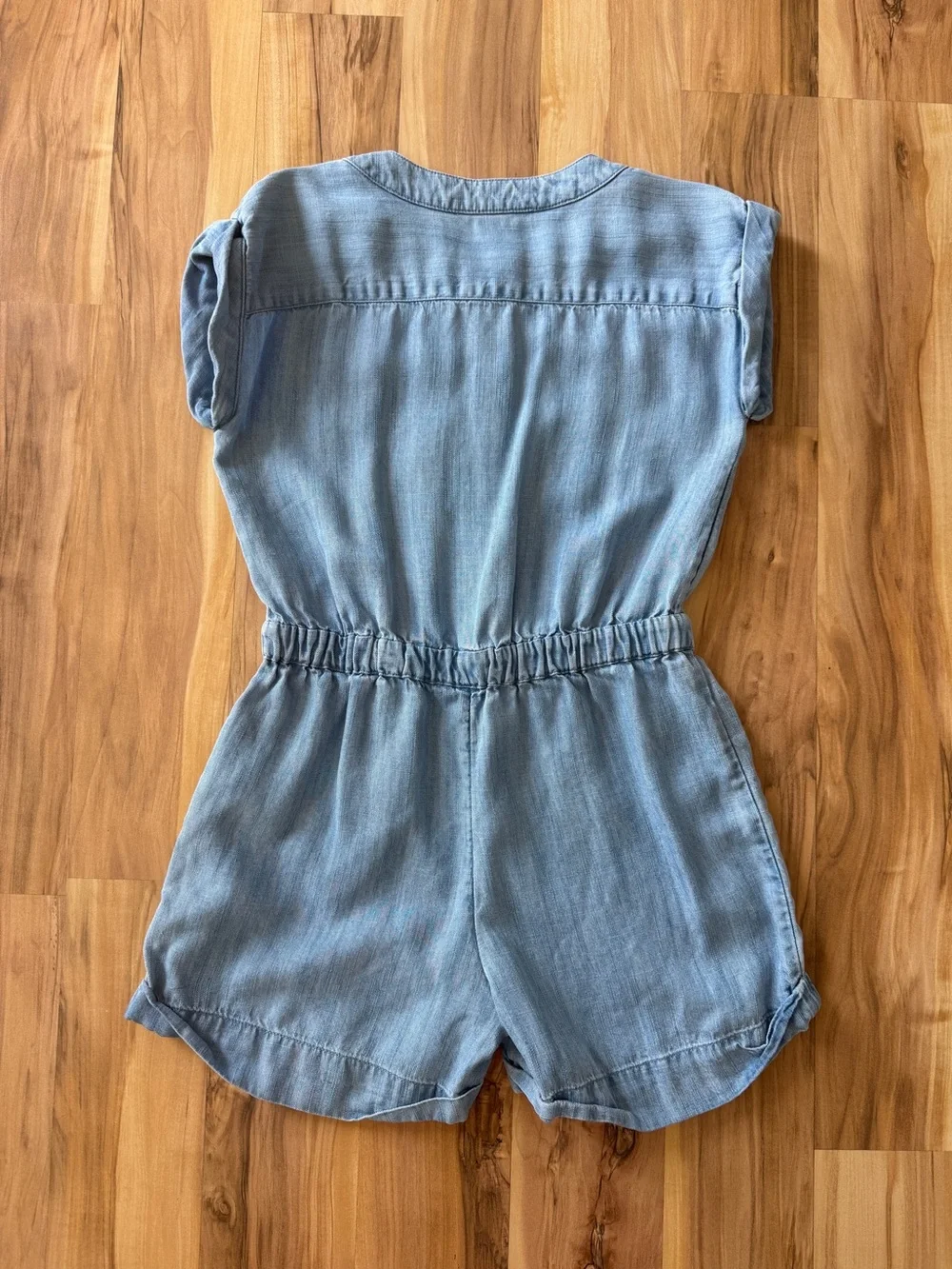 Vineyard Vines soft chambray