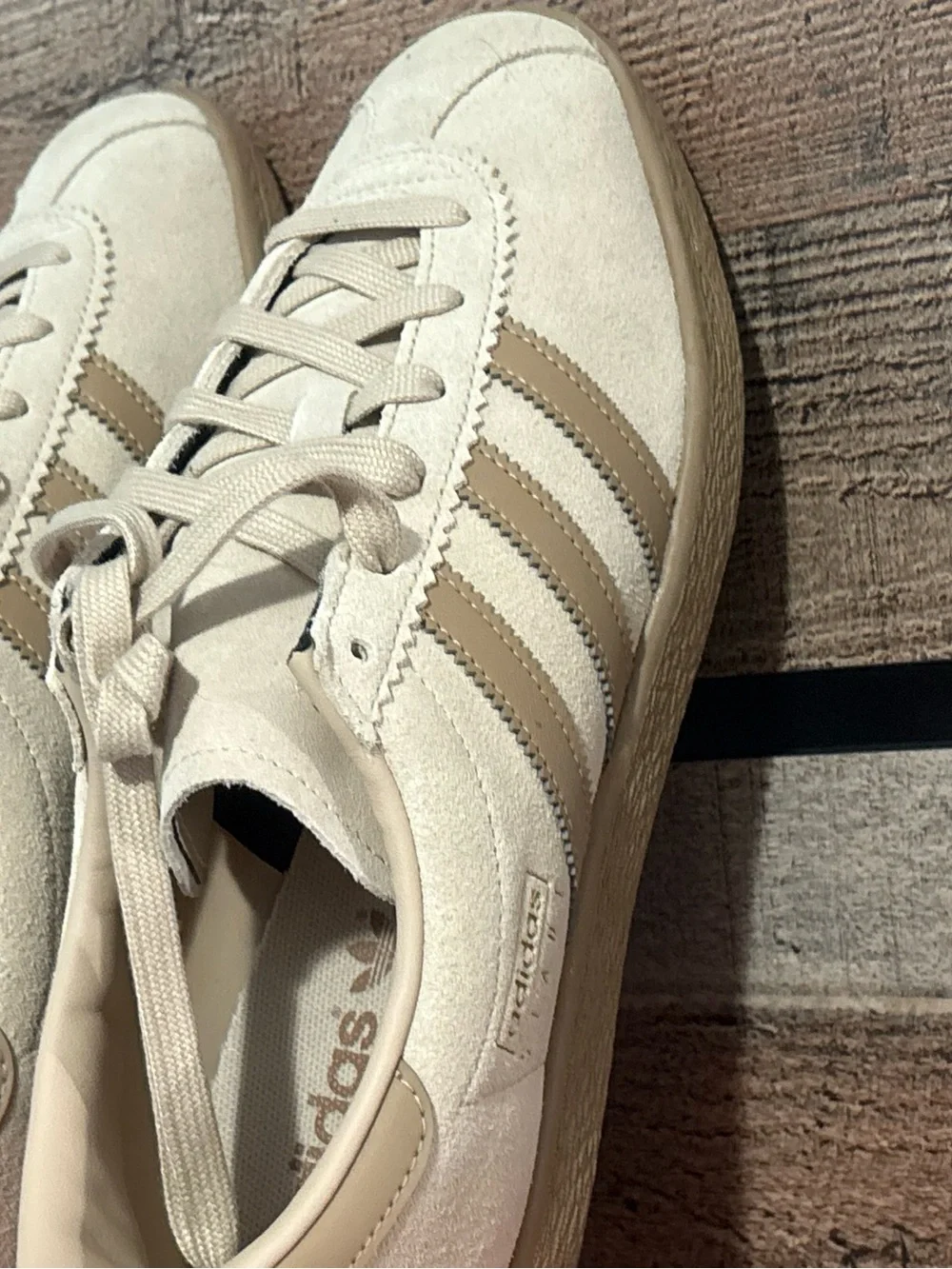 adidas low top