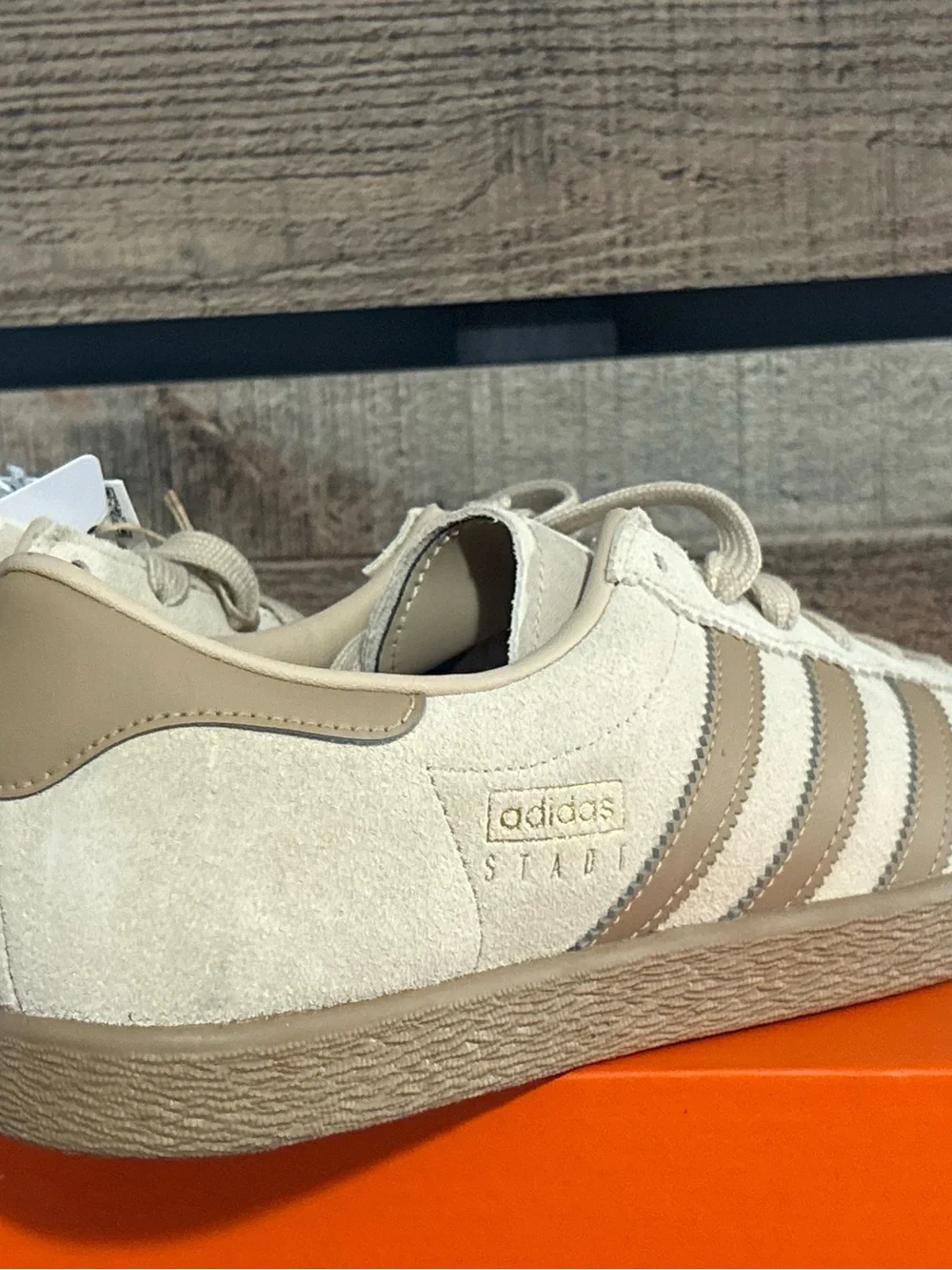 adidas low top