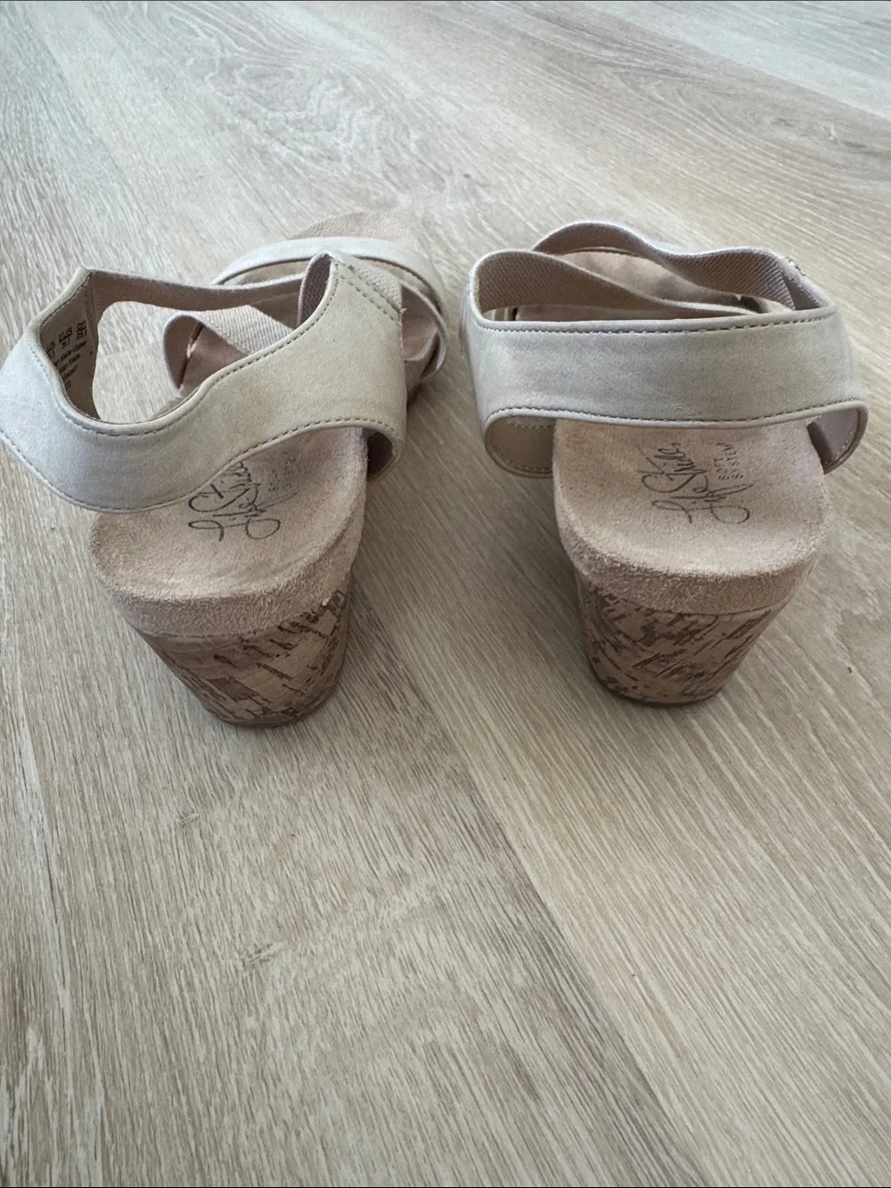 Life Stride Women's Neutral Beige Cross-Strap Slingback Sandals