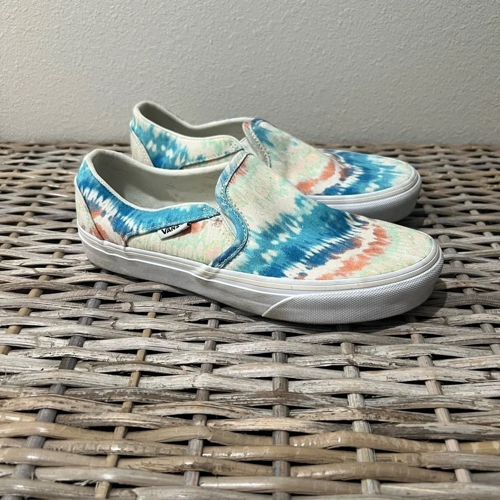 Vans women’s size 6.5 Tie-Dye Slip-On Shoes, casual, canvas sneakers, EUC