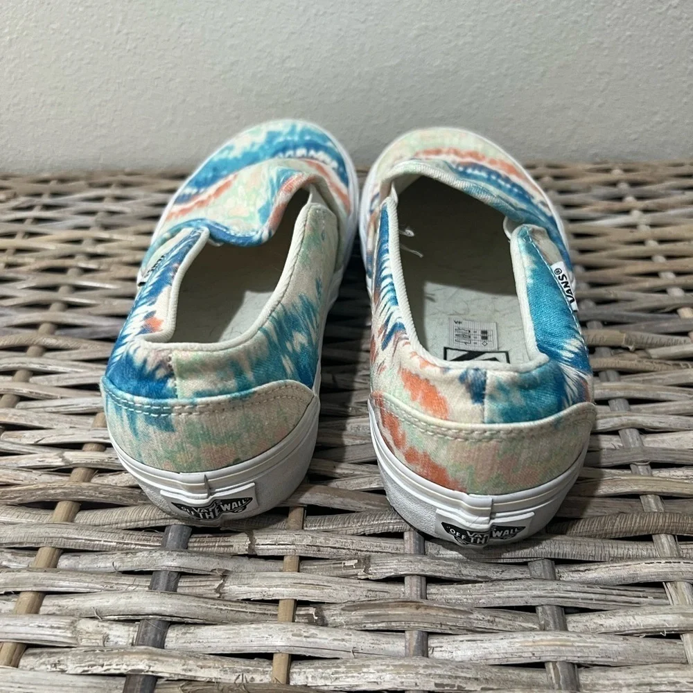 Vans women’s size 6.5 Tie-Dye Slip-On Shoes, casual, canvas sneakers, EUC