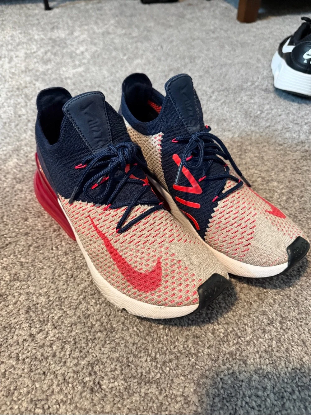 Nike 270s