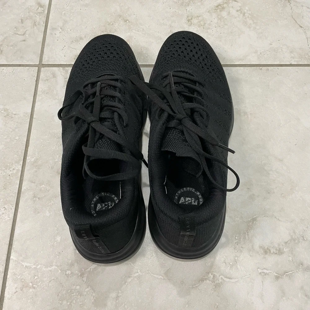 APL Womens Techloom Pro Sneaker 7.5