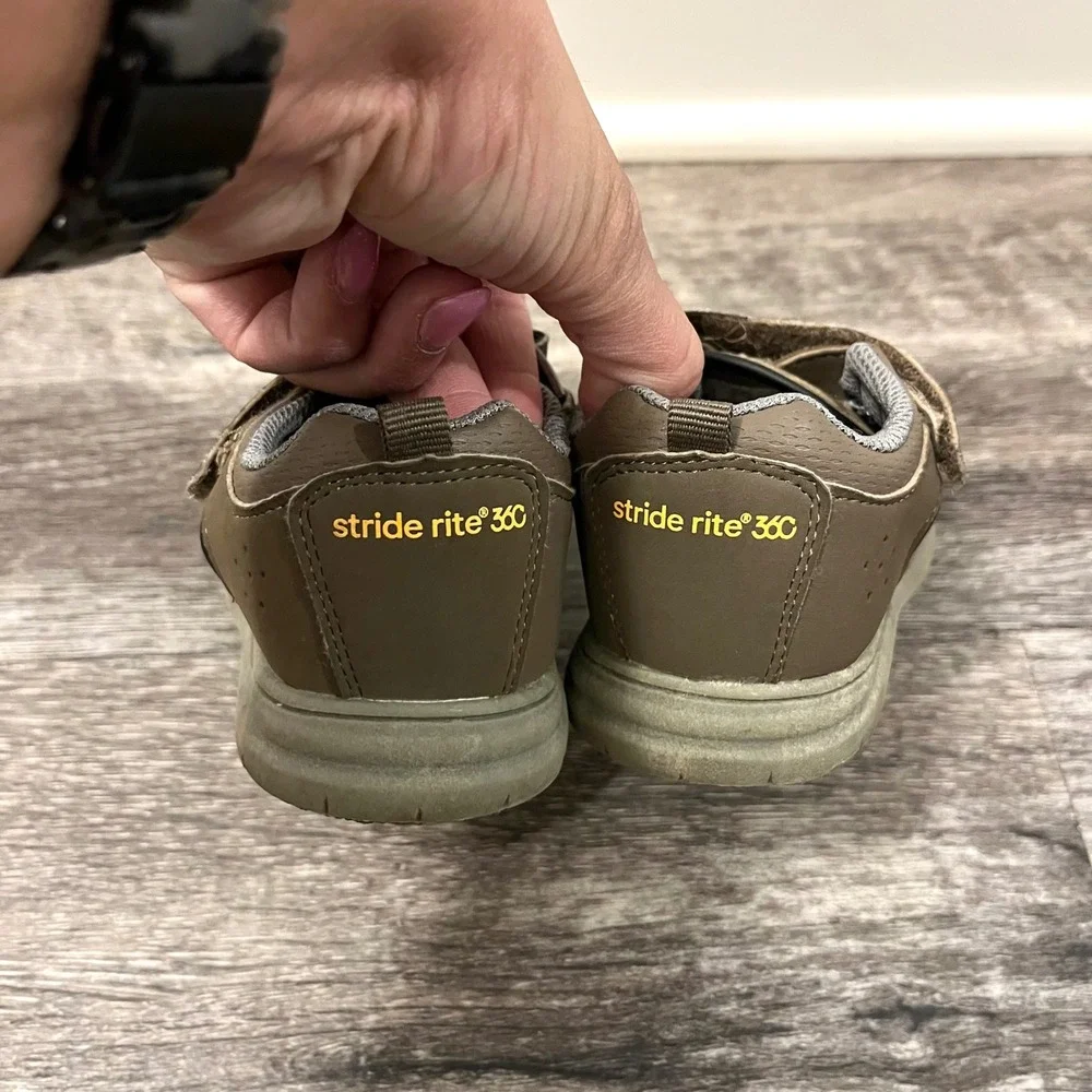 Stride Rite 360 Brown Flux Closed Toe Outdoor Fisherman Sandals Kids Size 8