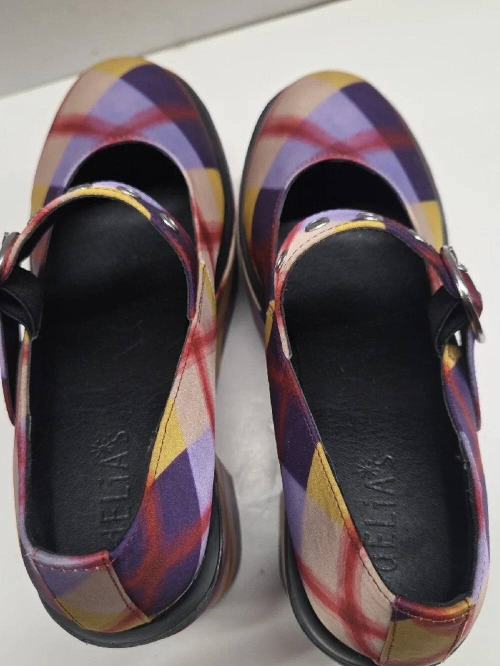 dELiA*s used heel very