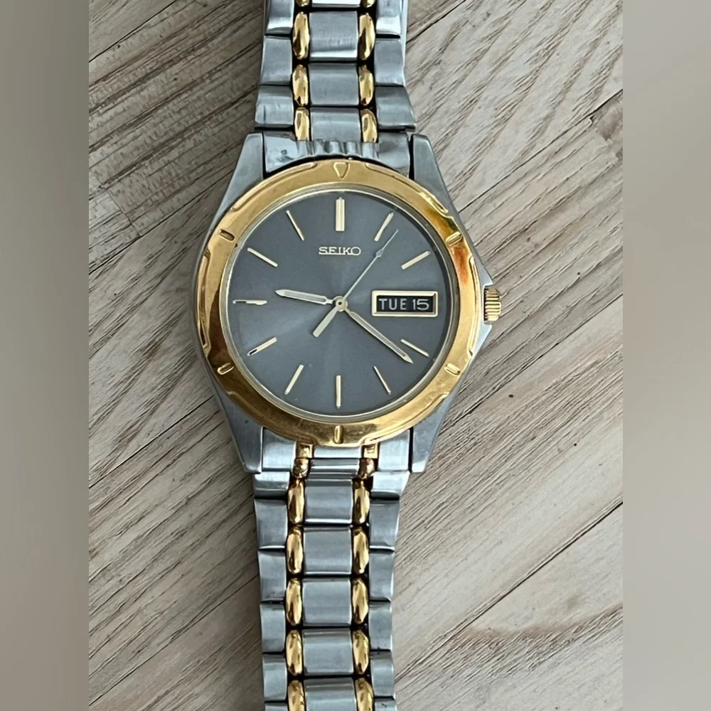 Seiko Men’s Vintage Watch Gray Dial Two-Tone Stainless Bracelet Day Date Windows