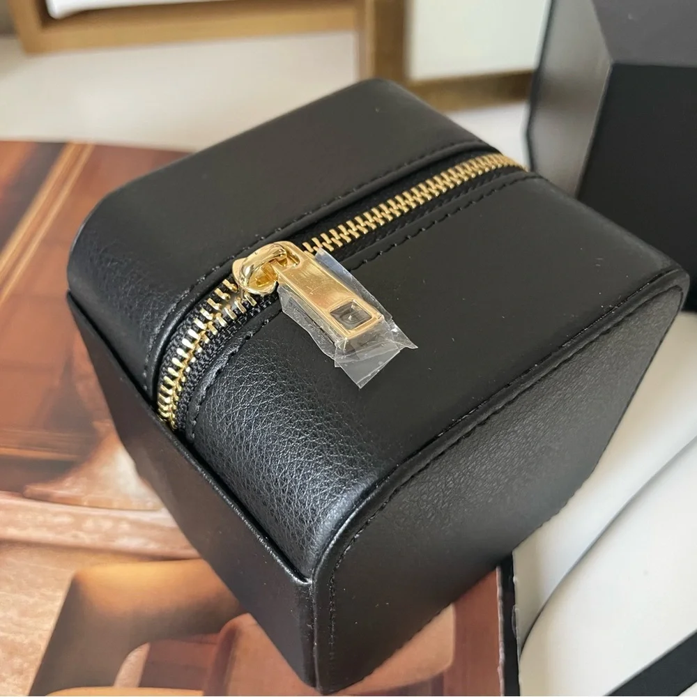 Mateo‎ Black Jewelry Leather Zip Case
