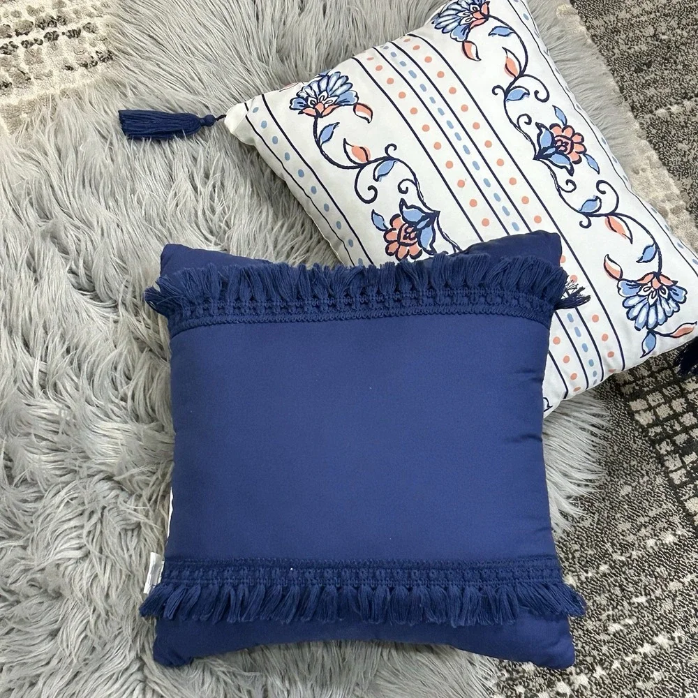 Mainstays throw pillow