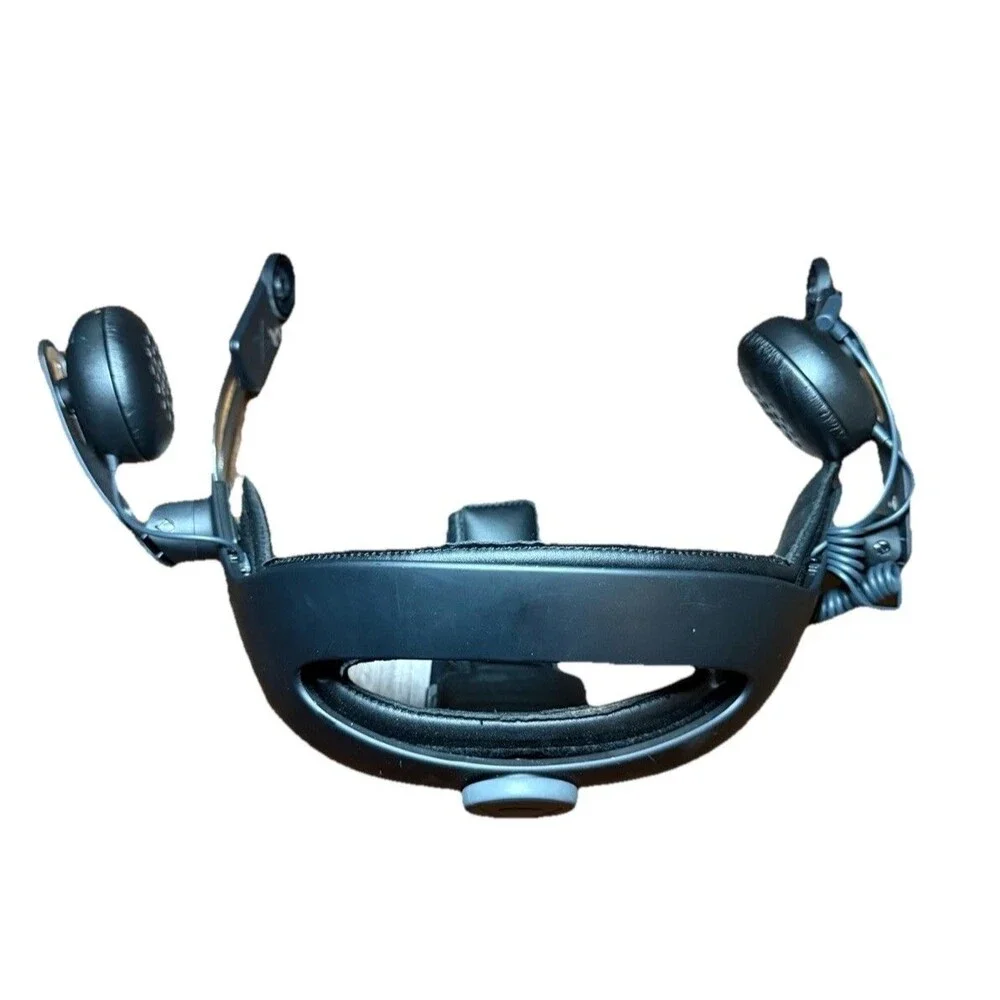 The Unbranded Brand black vr