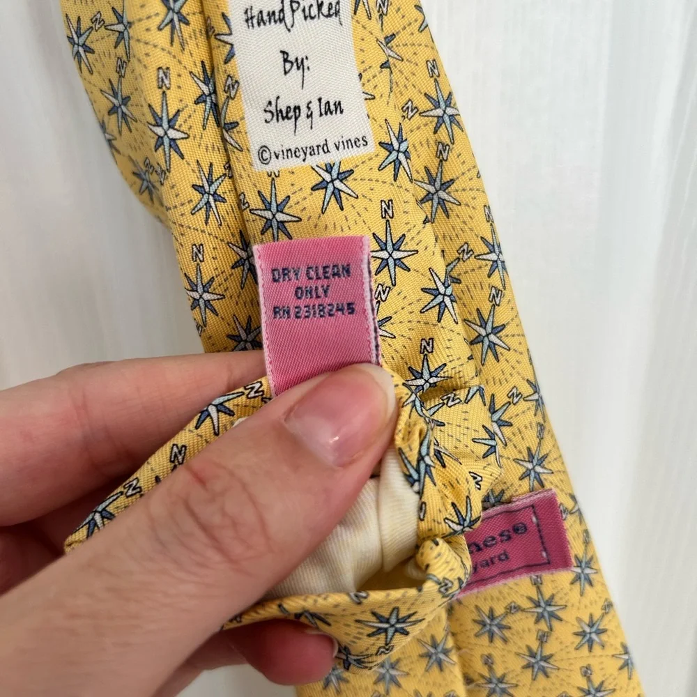Vineyard Vines stylish yellow