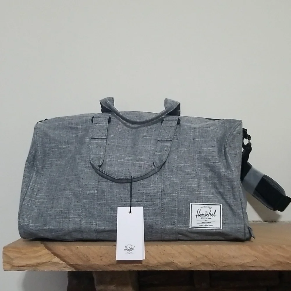 NEW! Herschel supply company duffel bag NWT Price Firm