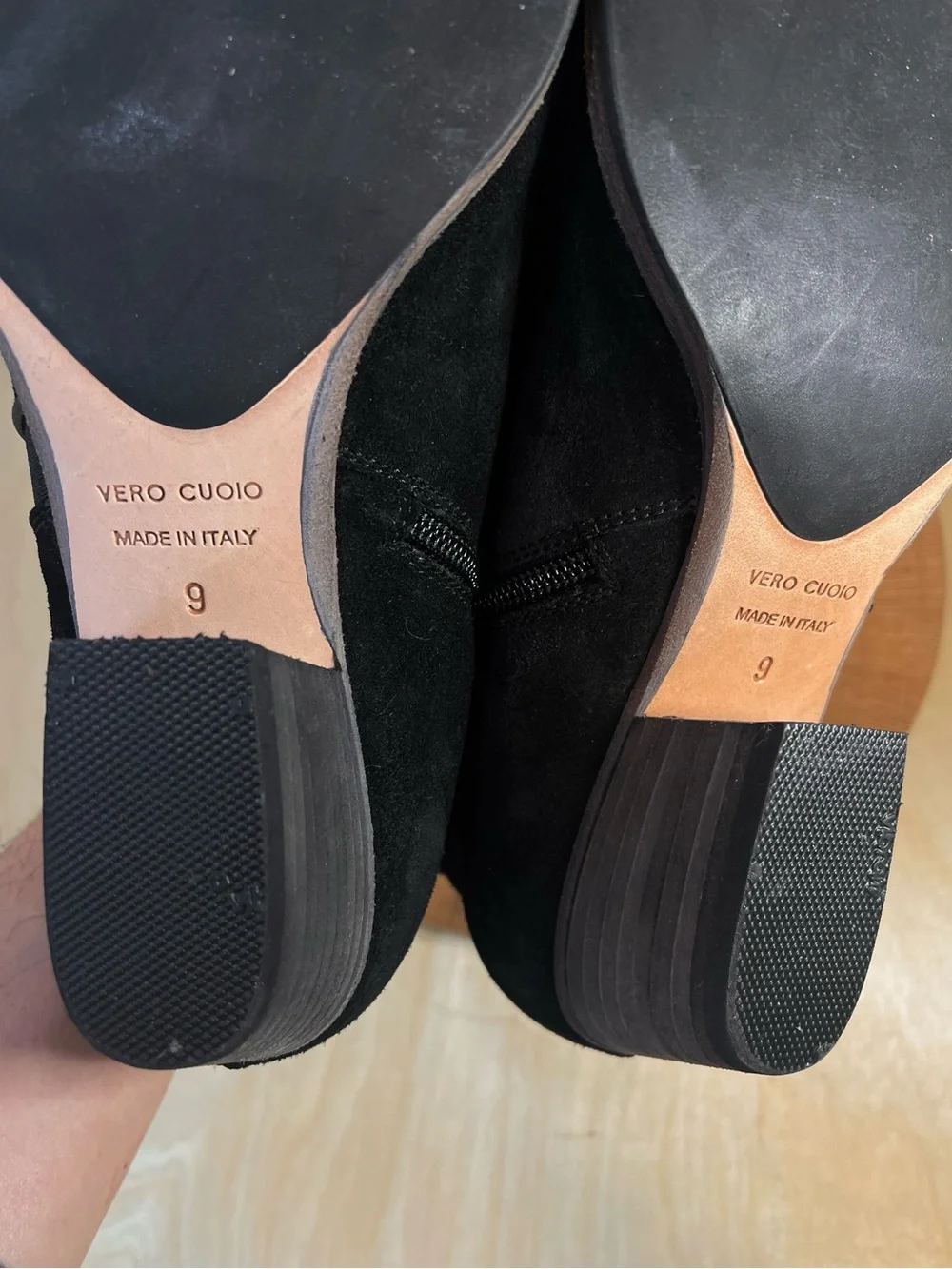 NWOB Aquatalia Marvin K Black Suede Booties Black Sole Size 9