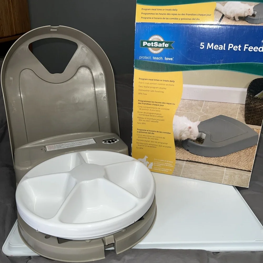 PetSafe 5 Meal Programmable Pet Food Dispenser, Automatic Dog and‎ Cat Feeder