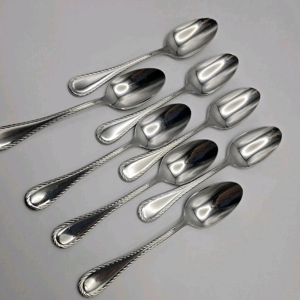 Oneida Belmont Lyons Stainless Oval Soup Spoons Set of 8‎ Glossy 7 1/8