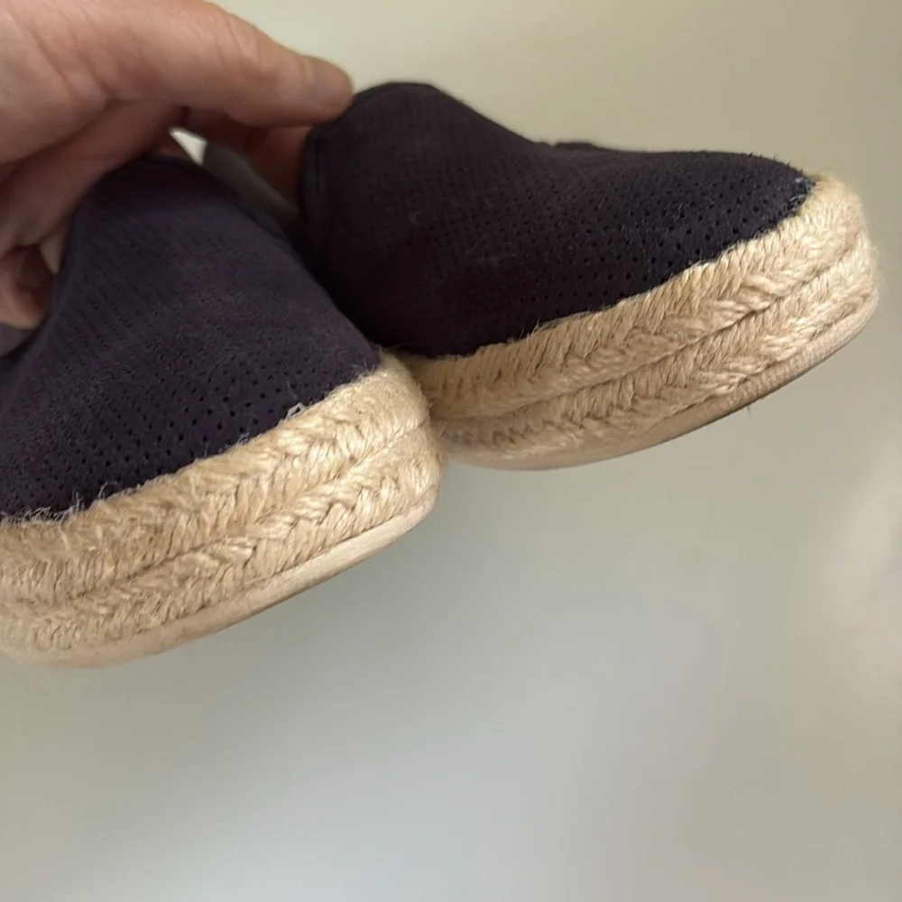 Clark’s Navy Suede Slip-On Espadrilles Size 7