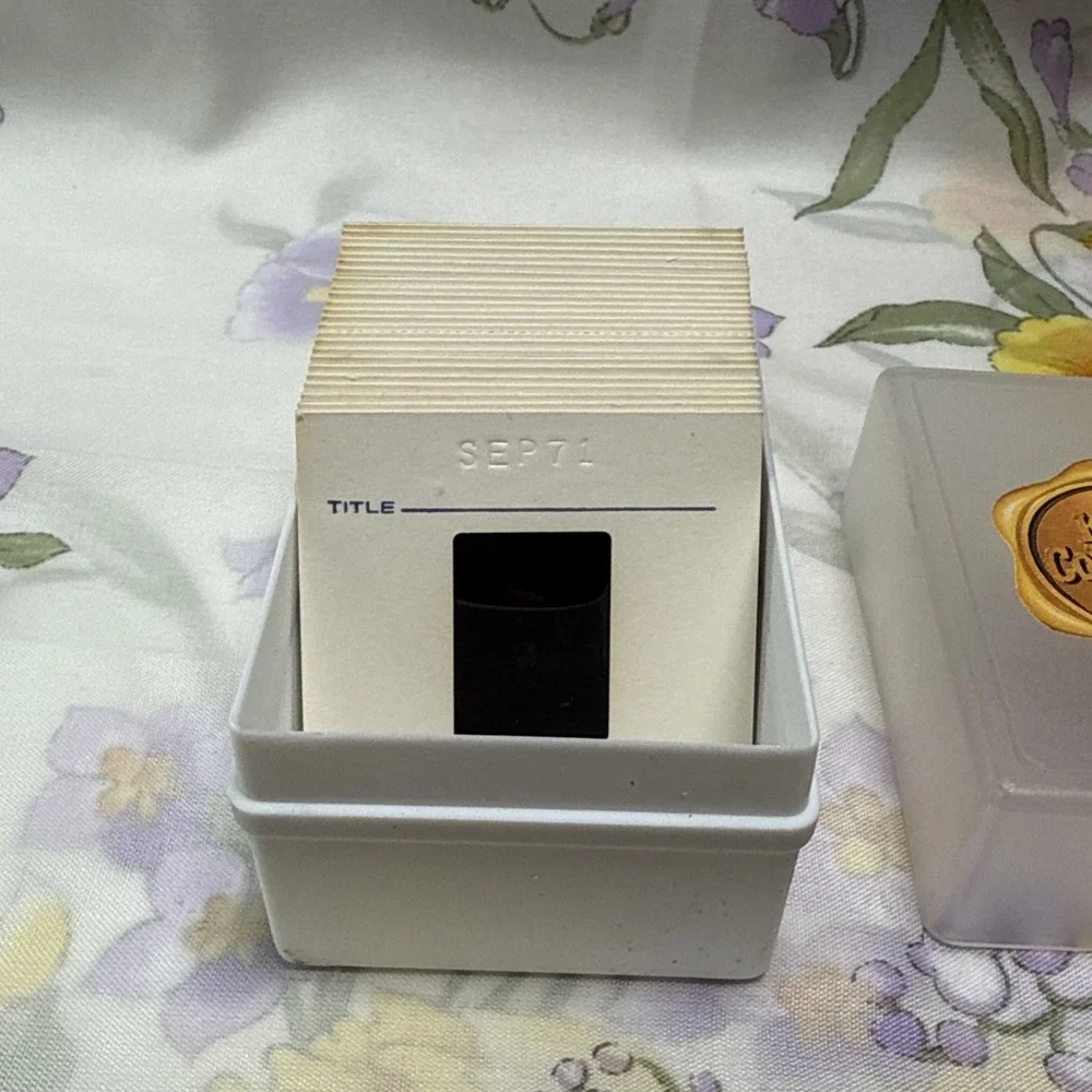 Vintage 1971 Kodak‎ Colorwatch System 35mm Slides w/ Case