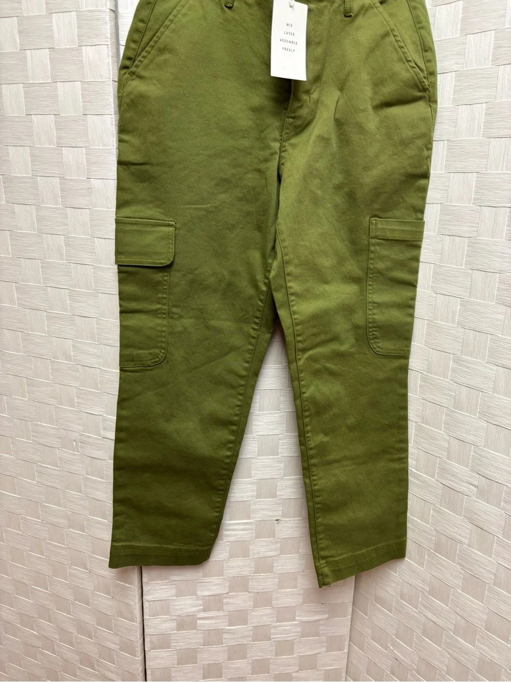 Free Assembly durable olive