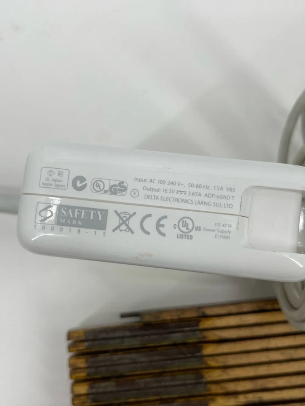 Apple 60w magsafe