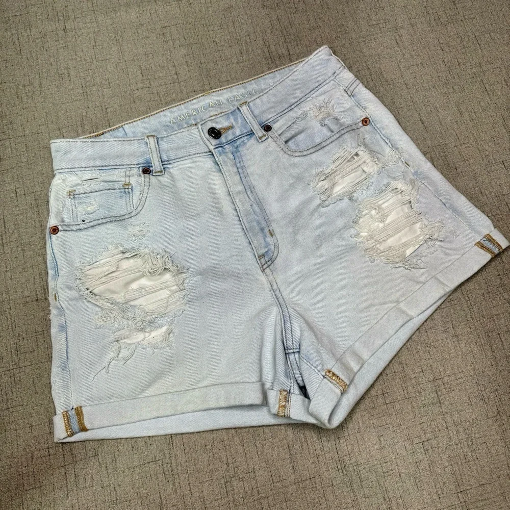 American Eagle Mom Short Distressed Destroyed Stretch High Rise Light Blue 8