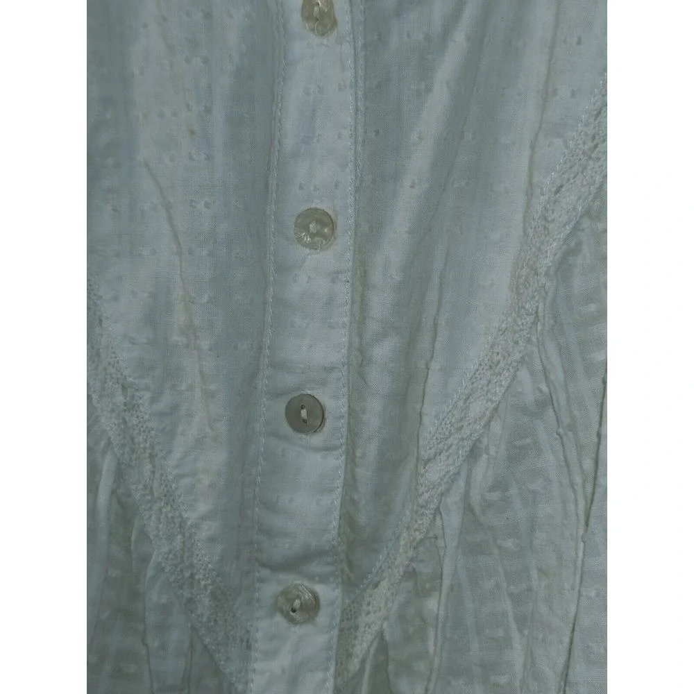 White Textured Button Up Shirt‎ with Lace Back Detail xs Read