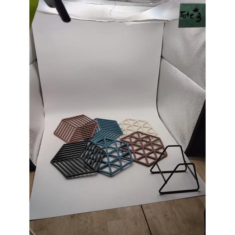 The Unbranded Brand silicone coaster