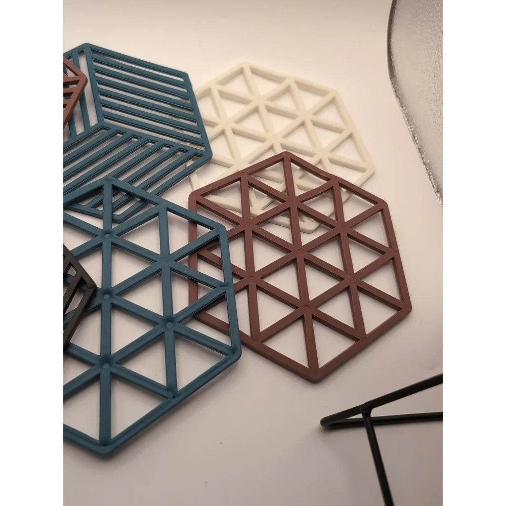 The Unbranded Brand silicone coaster