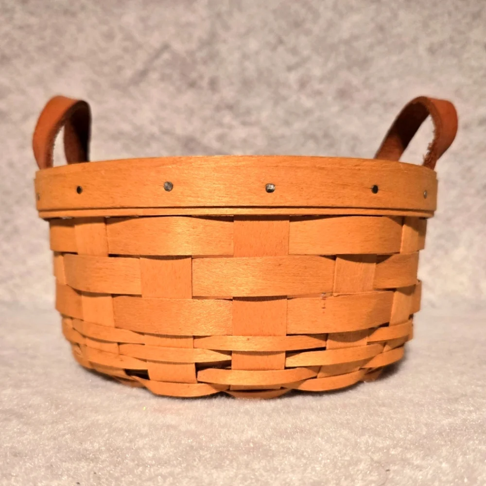 LONGABERGER 1999 Round Darning Basket Handwoven Storage w Dual Leather Handles