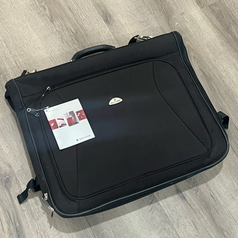 NWT Samsonite 700 Series Ultravalet Classic Black Travel Garment Bag