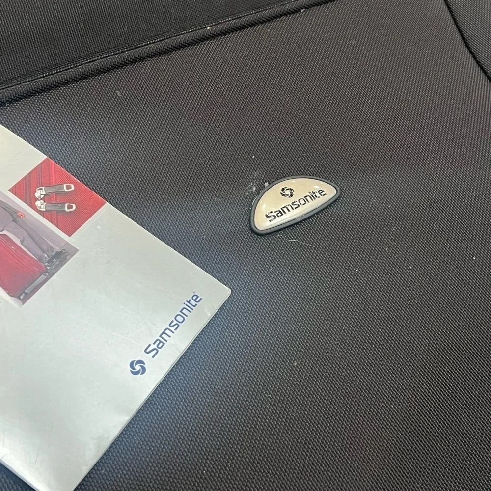 Samsonite sleek durable