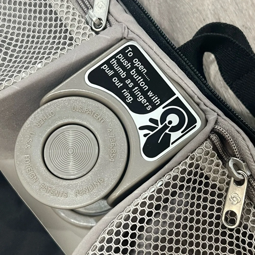 Samsonite sleek durable