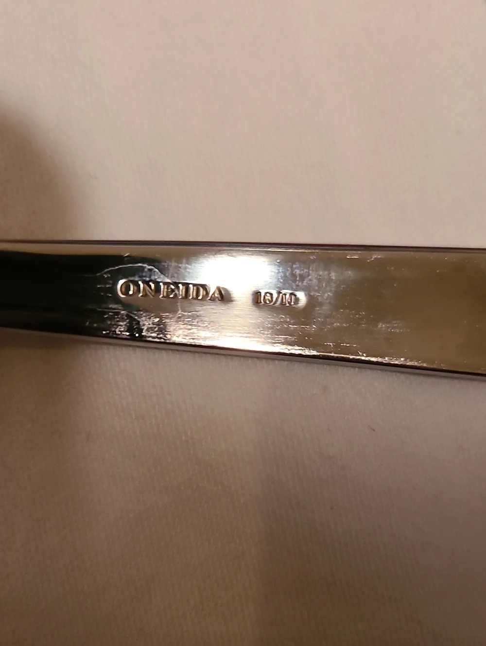 Oneida Amsterdam 18/10 Flatware Silverware Fork Knife Spoon Frosted Accent