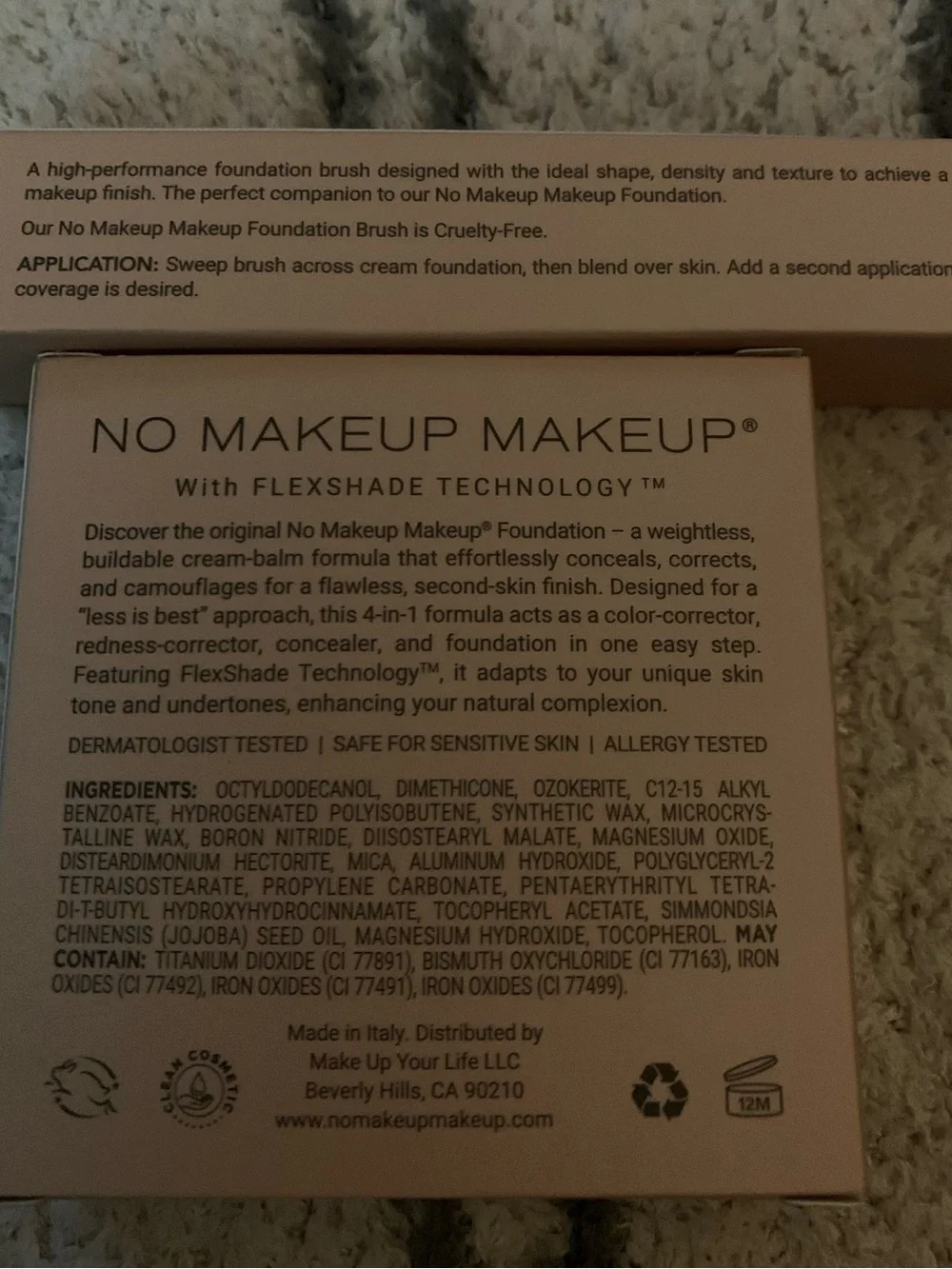 No Makeup 4-in-1 Foundation & brush – Medium