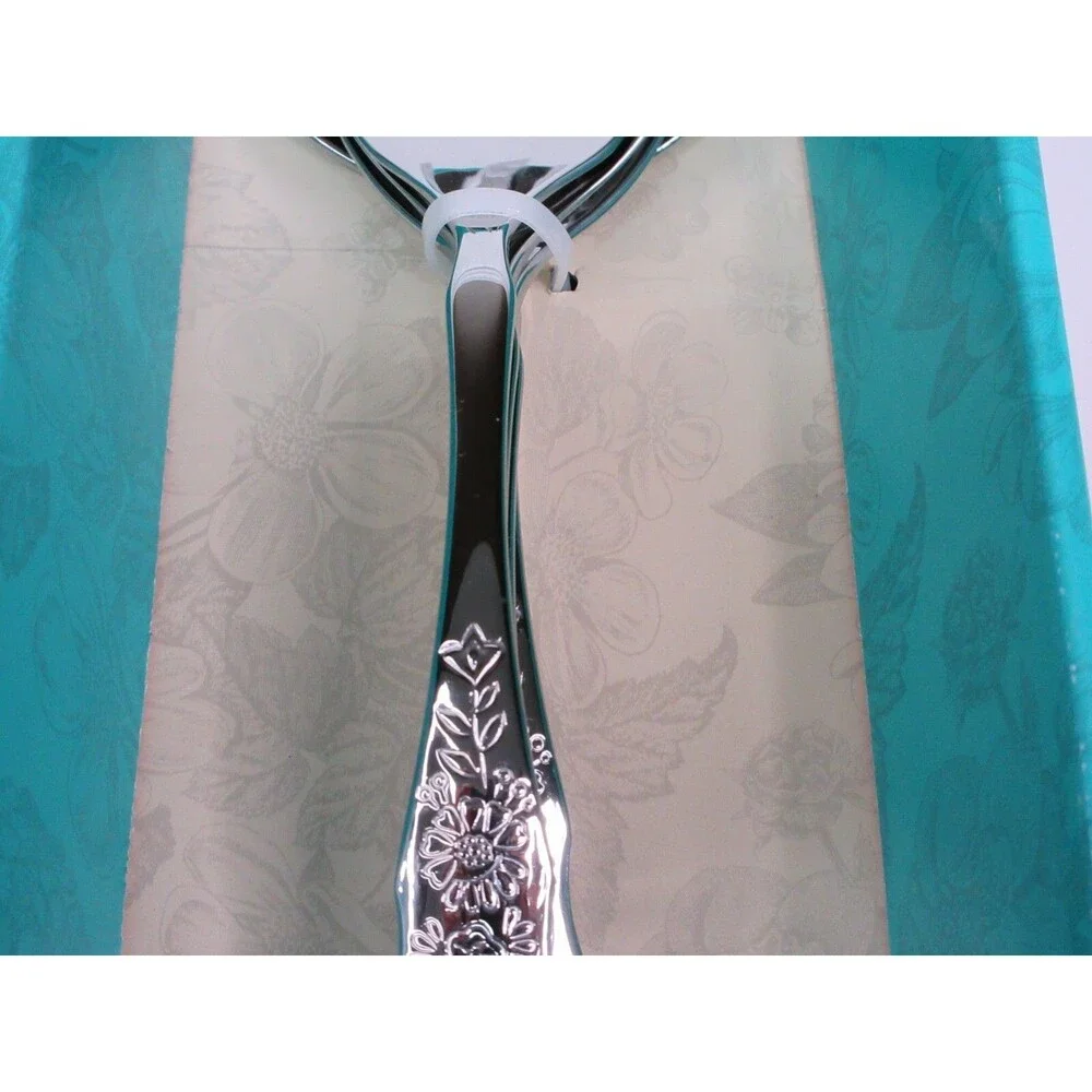 The Pioneer Woman designs personalize utensils